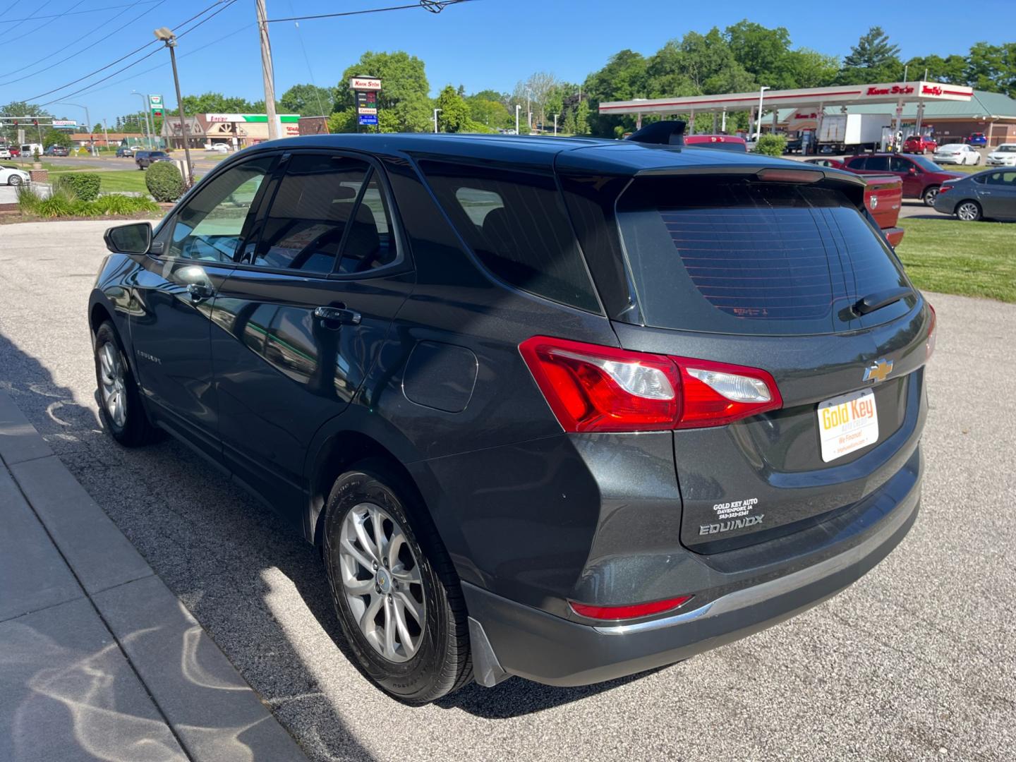 2018 Silver Ice Metallic Chevrolet Equinox LS AWD (2GNAXREV2J6) with an 1.5L L4 DIR DOHC 16V TURBO engine, 6-Speed Automatic transmission, located at 1633 W Kimberly, Davenport, IA, 52806, (563) 323-5341, 41.559456, -90.598732 - Photo#3